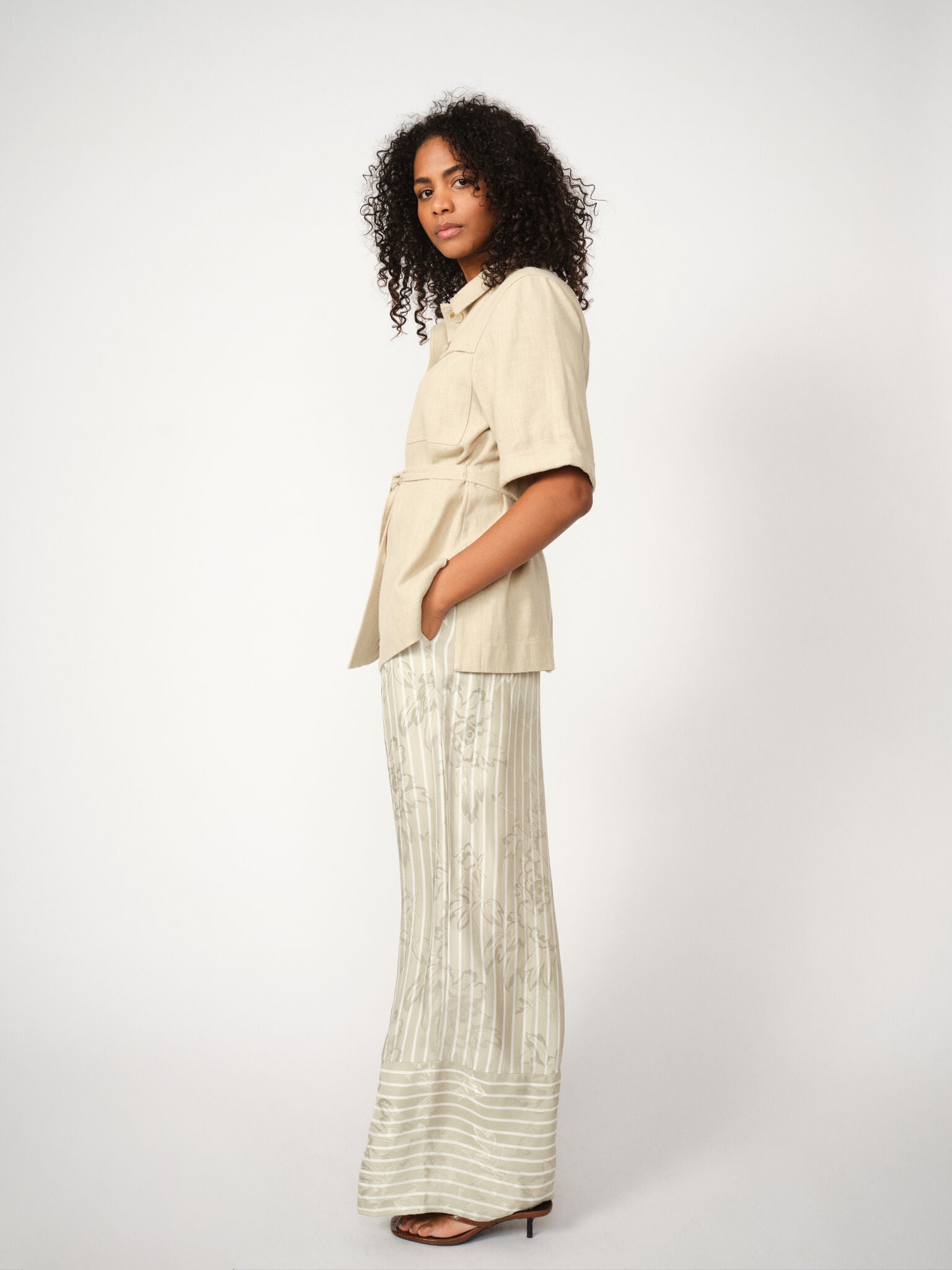 Modelshot / Moss Gray / Detail